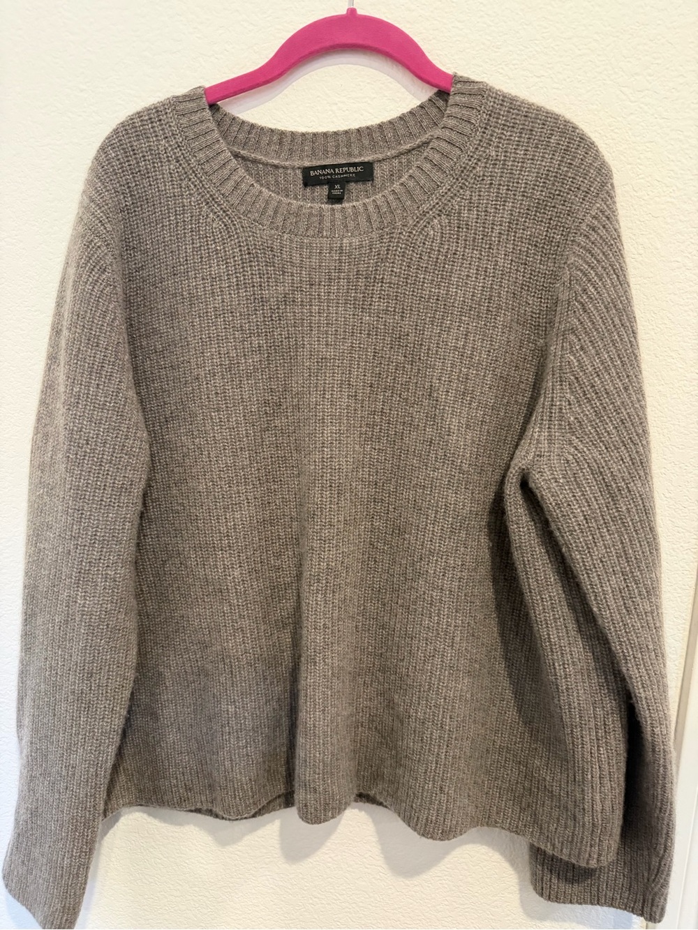 Banana Republic Women's gray cashmere Sweater